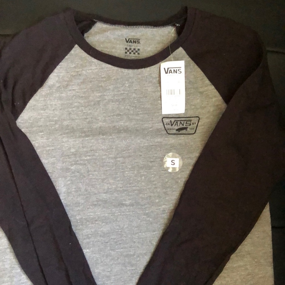 Vans 3/4 length black/grey women’s shirt!